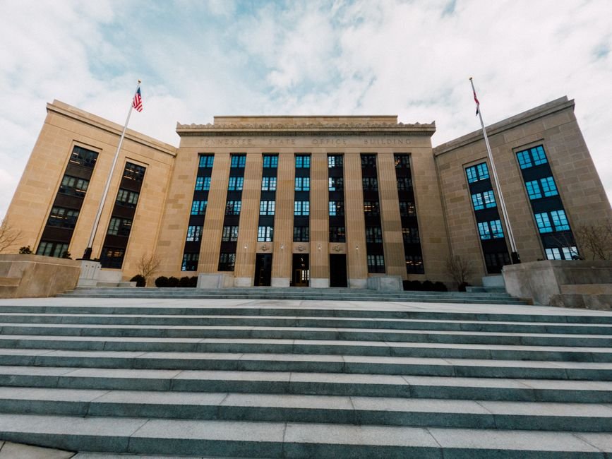 Federal Reserve building interest rates